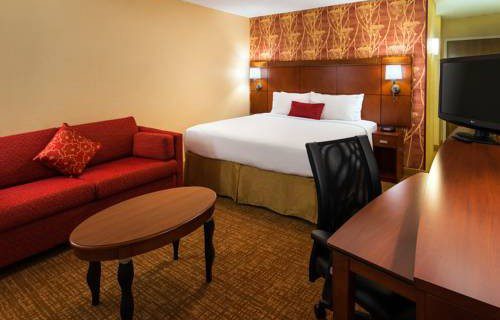 Courtyard by Marriott San Francisco Airport suite