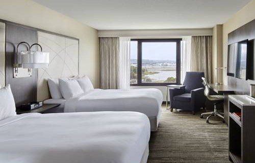 san-francisco-airport-marriott-waterfront-bedroom